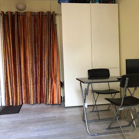 Апартаменты 23 Rue De La Chapelle Париж Экстерьер фото