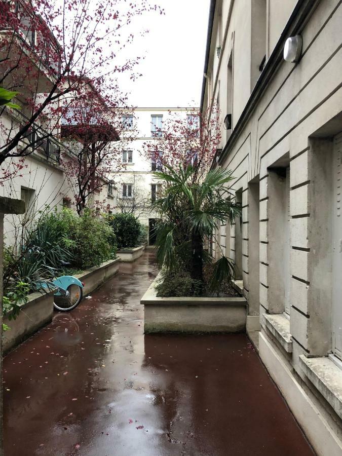 Апартаменты 23 Rue De La Chapelle Париж Экстерьер фото